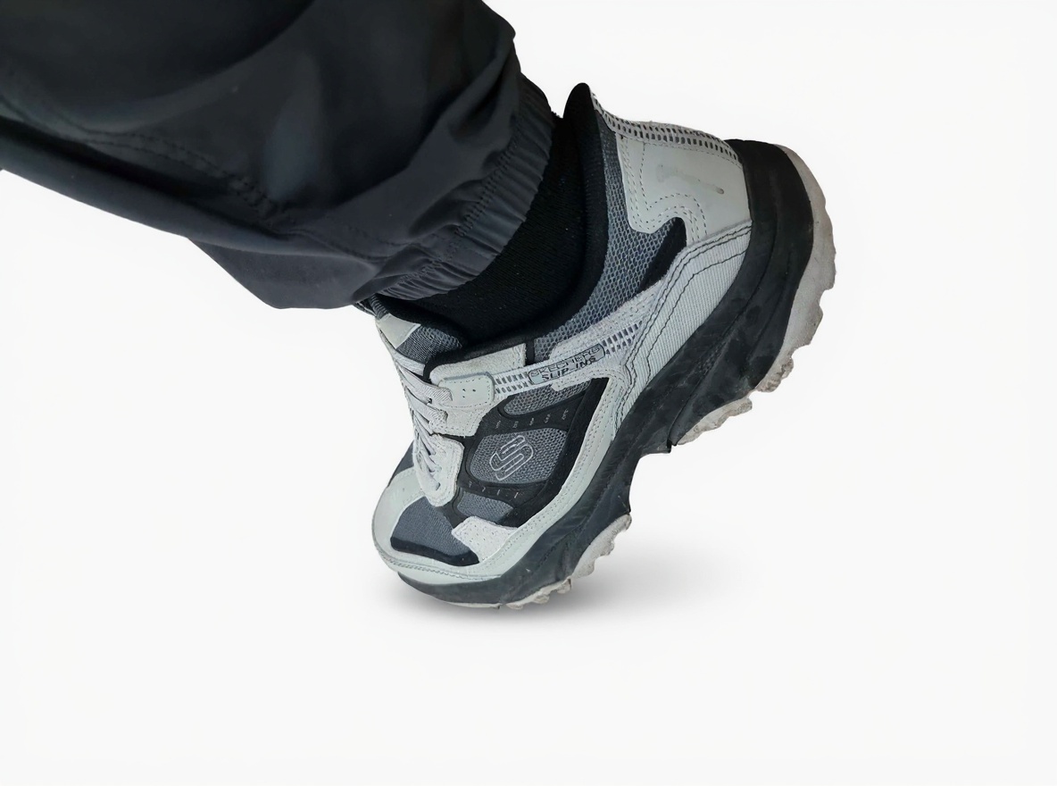 Skechers Hands Free Slip-ins: Max Cushioning - Advantageous