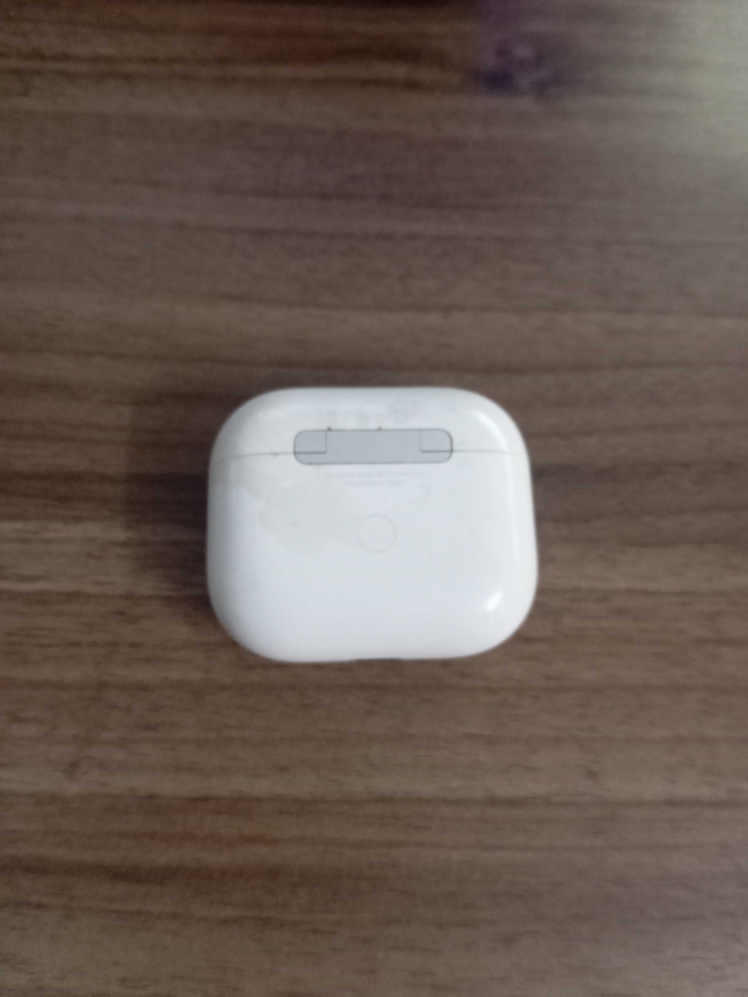 Apple AirPods Pro (2nd Generation) Charging Case